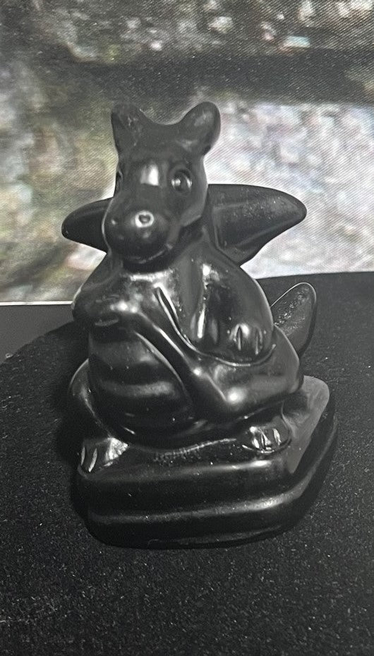 Baby dragon stone/crystal carving