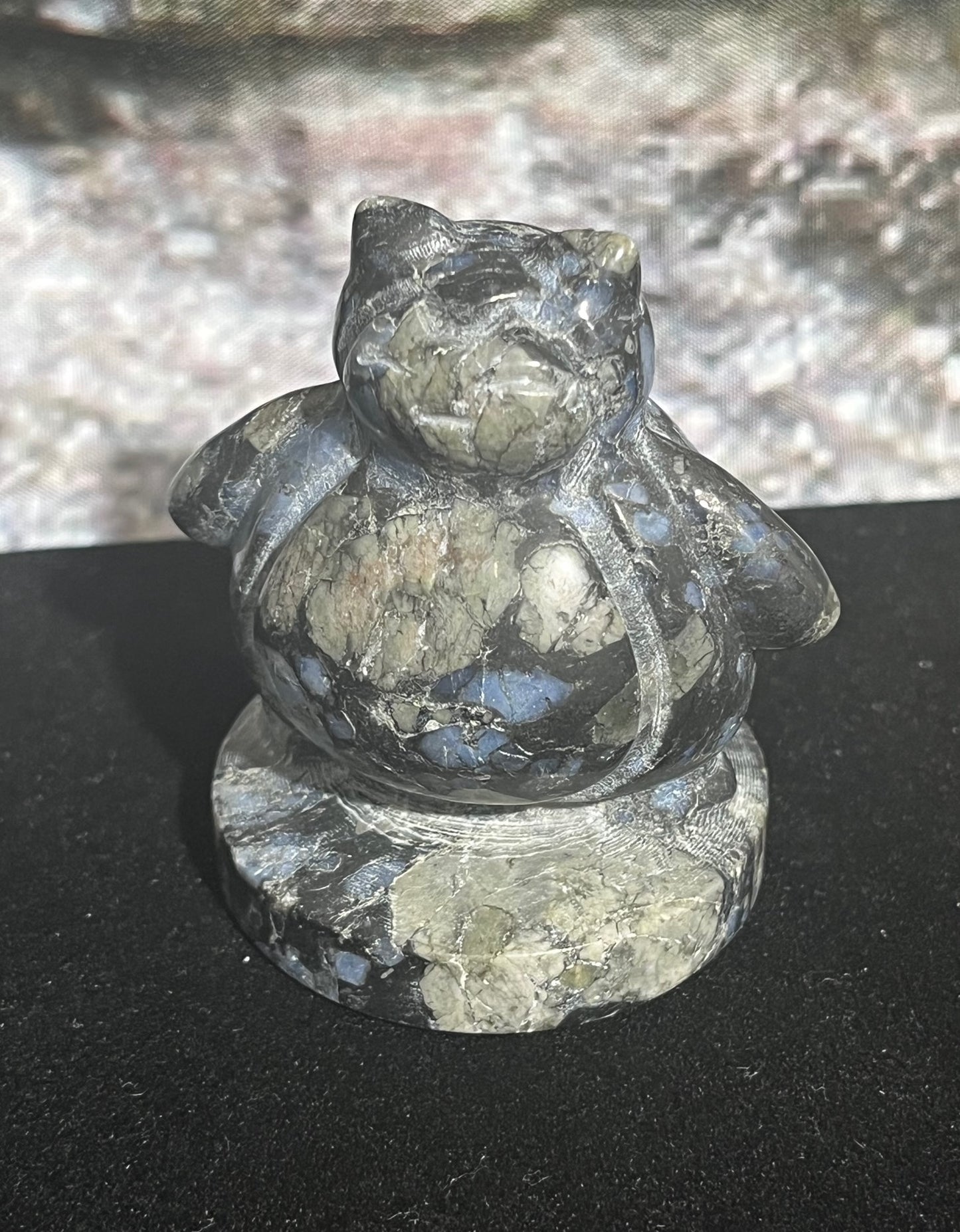 Anime fat cat stone/crystal carving