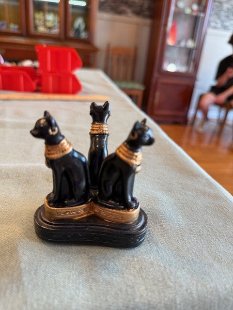 3 cats: 2.5 triangle, 2 2/3 high